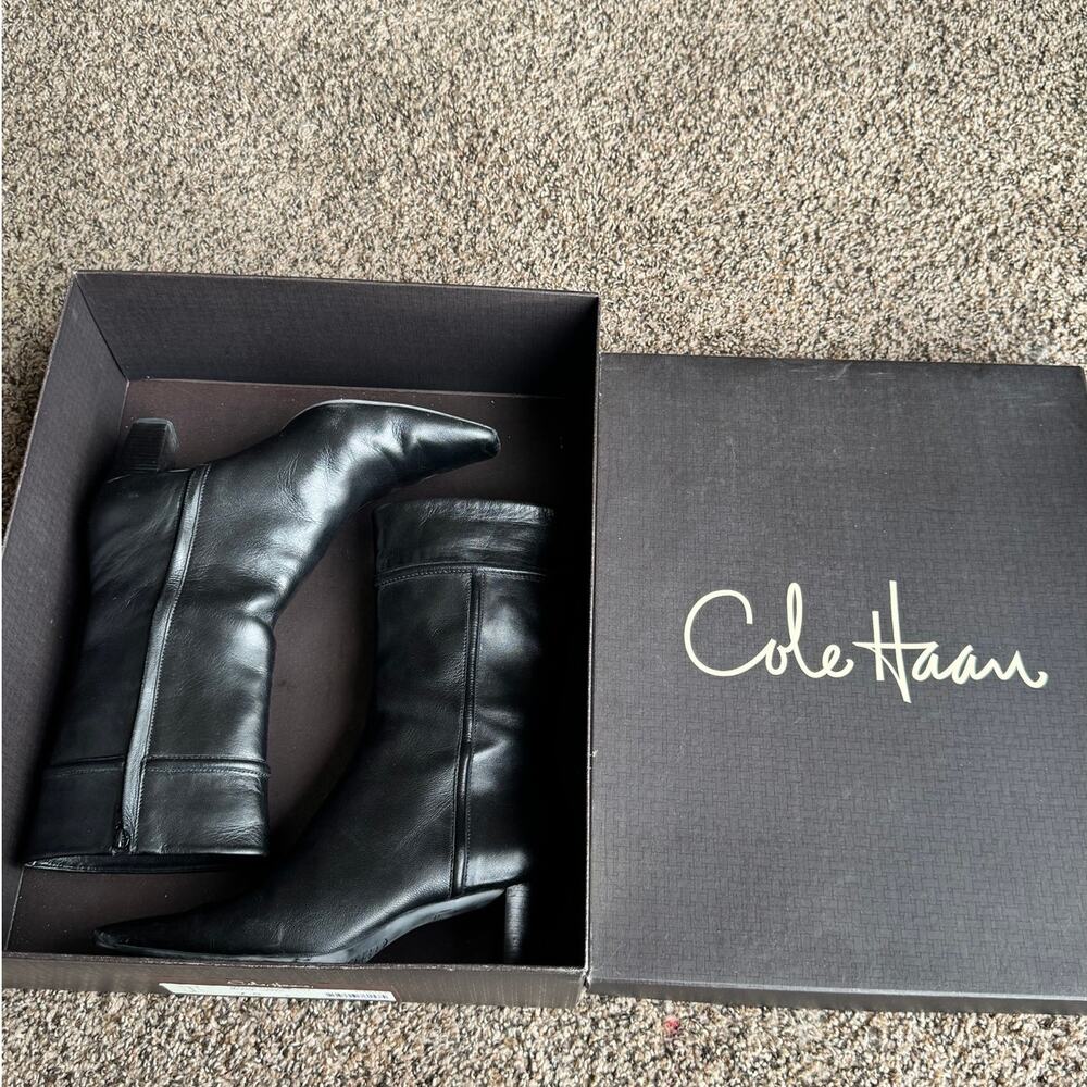 Cole Haan Women’s Black Leather Ankle Boots Size 7.5 Low Block Heel Zip Booties
